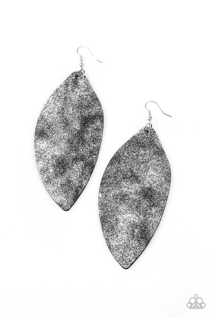 Serenely Smattered Black Earrings